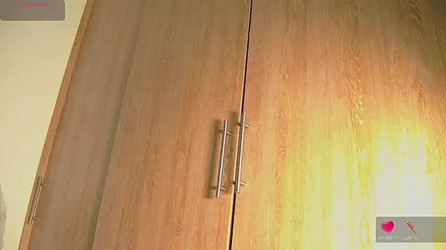 Snapshot of aidaadams chatting on 10.20.25 aidaadams online show from 10.20.25