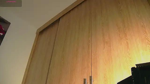 Snapshot of aidaadams chatting on 10.22.25 aidaadams online show from 10.22.25