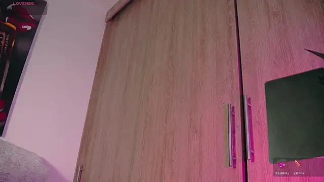 Snapshot of aidaadams chatting on 11.01.25 aidaadams online show from 11.01.25