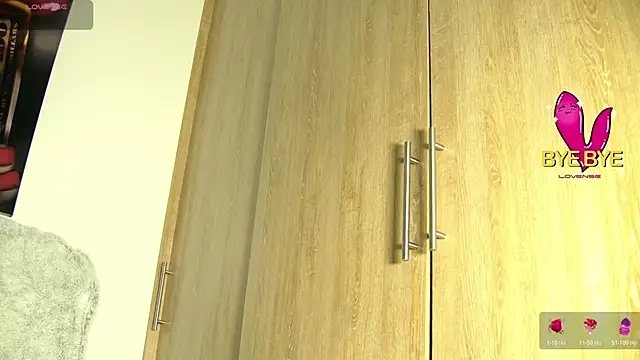 Snapshot of aidaadams chatting on 11.05.25 aidaadams online show from 11.05.25