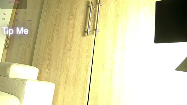 Snapshot of aidaadams chatting on 11.13.25 aidaadams online show from 11.13.25