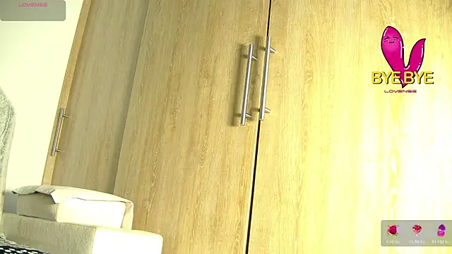 Snapshot of aidaadams chatting on 11.15.25 aidaadams online show from 11.15.25