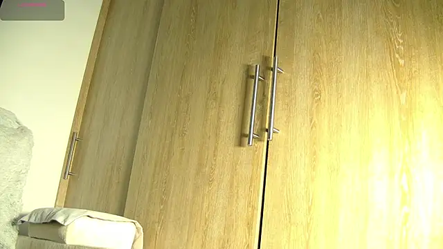 Snapshot of aidaadams chatting on 11.21.25 aidaadams online show from 11.21.25