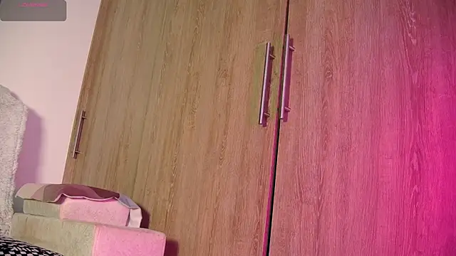 Snapshot of aidaadams chatting on 11.24.25 aidaadams online show from 11.24.25