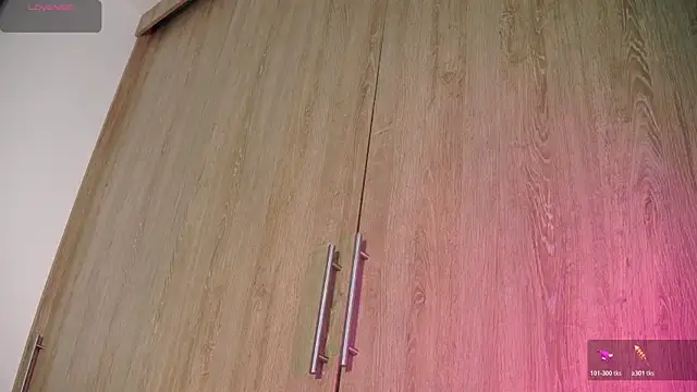 Snapshot of aidaadams chatting on 11.25.25 aidaadams online show from 11.25.25