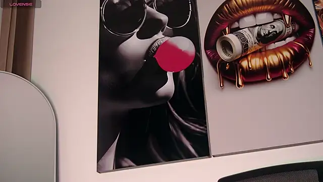 Snapshot of aidaadams chatting on 12.01.25 aidaadams online show from 12.01.25