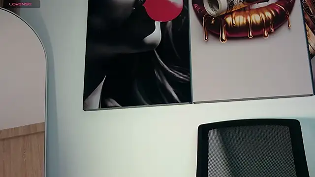 Snapshot of aidaadams chatting on 12.05.25 aidaadams online show from 12.05.25