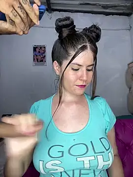 Snapshot of Hotnightsexxx chatting on 12.28.24 Hotnightsexxx online show from 12.28.24