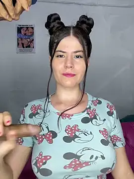 Snapshot of Hotnightsexxx chatting on 01.13.25 Hotnightsexxx online show from 01.13.25