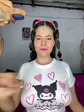 Snapshot of Hotnightsexxx chatting on 01.28.25 Hotnightsexxx online show from 01.28.25