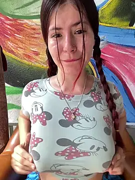 Snapshot of Hotnightsexxx chatting on 06.17.26 Hotnightsexxx online show from 06.17.26