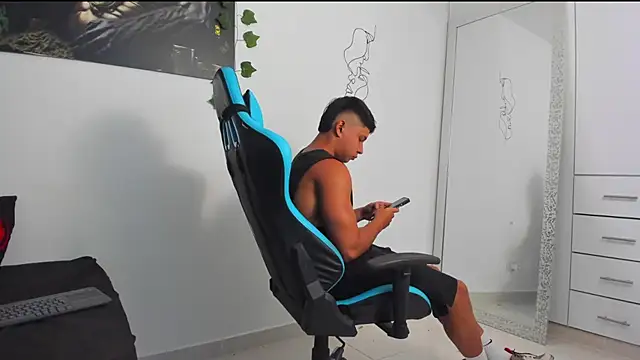 Snapshot of Bray_Kevin chatting on 02.18.25 Bray Kevin online show from 02.18.25