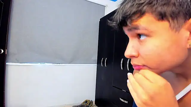 Snapshot of Bray_Kevin chatting on 10.14.25 Bray Kevin online show from 10.14.25