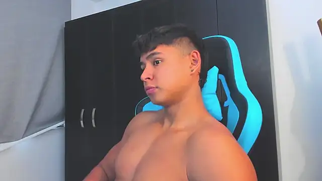 Snapshot of Bray_Kevin chatting on 12.22.25 Bray Kevin online show from 12.22.25