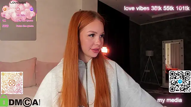 Snapshot of Tracy-Taylor chatting on 11.17.25 Tracy-Taylor online show from 11.17.25