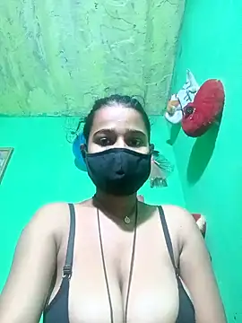 Snapshot of Cuti_jiyax chatting on 12.25.24 Cuti jiyax online show from 12.25.24