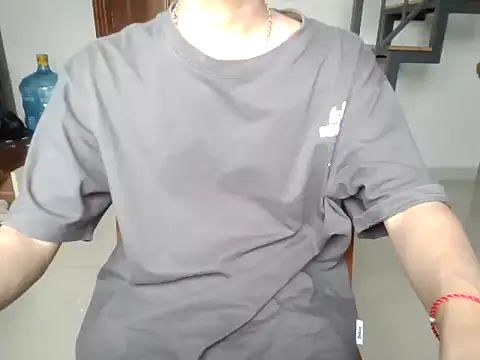 Snapshot of ChenJiaHui2004 chatting on 02.23.25 ChenJiaHui2004 online show from 02.23.25