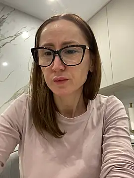 Snapshot of LauraDavis chatting on 03.05.26 LauraDavis online show from 03.05.26