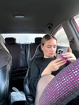 StasyWood online show from 10.13.25