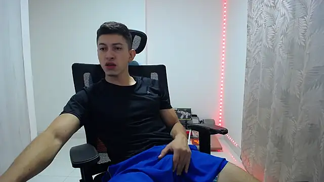 Snapshot of Iam_yourbabyprincess_XD chatting on 12.06.24 Iam yourbabyprincess XD online show from 12.06.24