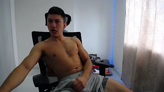 Snapshot of Iam_yourbabyprincess_XD chatting on 12.07.24 Iam yourbabyprincess XD online show from 12.07.24