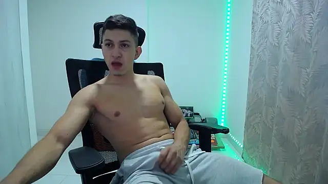 Snapshot of Iam_yourbabyprincess_XD chatting on 12.13.24 Iam yourbabyprincess XD online show from 12.13.24