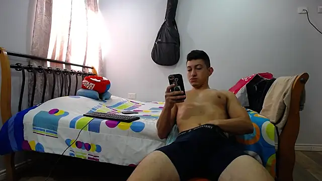 Snapshot of Iam_yourbabyprincess_XD chatting on 01.07.25 Iam yourbabyprincess XD online show from 01.07.25