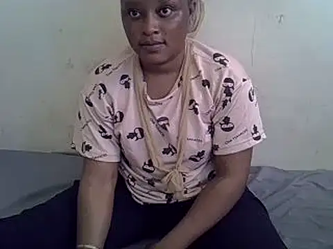 Snapshot of Crystal__Gee chatting on 01.18.25 Crystal  Gee online show from 01.18.25