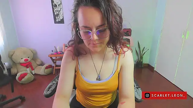 Scarletleon77 online show from 01.20.25