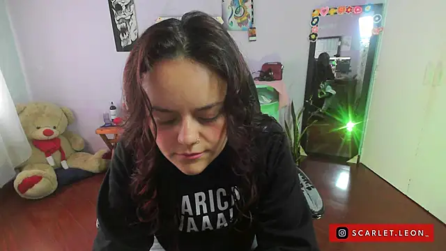 Scarletleon77 online show from 03.21.25