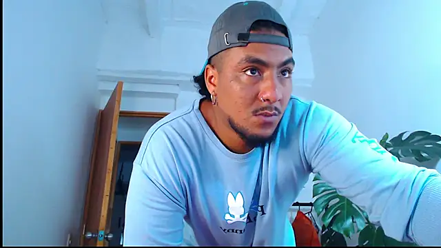 yosoy enzo2020 online show from 02.02.25