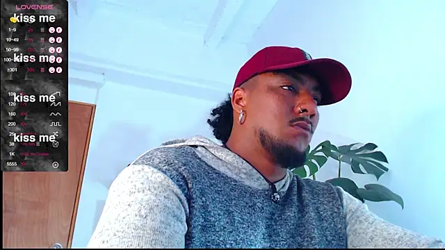 yosoy enzo2020 online show from 02.25.25