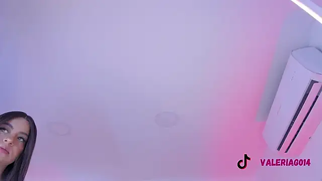 sarah-bonneth online show from 11.07.25