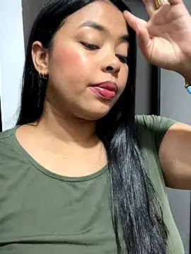 Snapshot of PUSHYLATE chatting on 11.18.25 PUSHYLATE online show from 11.18.25