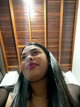 Snapshot of PUSHYLATE chatting on 11.22.25 PUSHYLATE online show from 11.22.25