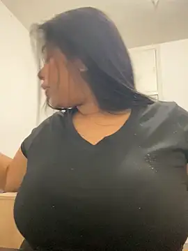 Snapshot of PUSHYLATE chatting on 11.23.25 PUSHYLATE online show from 11.23.25