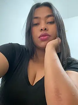 Snapshot of PUSHYLATE chatting on 11.28.25 PUSHYLATE online show from 11.28.25