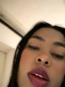 Snapshot of PUSHYLATE chatting on 11.29.25 PUSHYLATE online show from 11.29.25