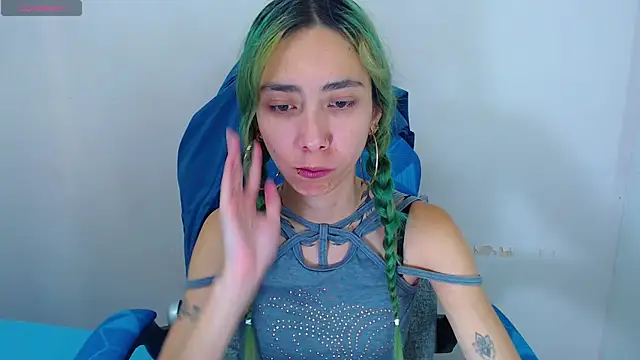 Erika Stevens online show from 10.12.25