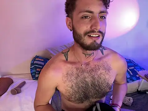 Snapshot of axel_giracr chatting on 12.08.24 axel giracr online show from 12.08.24