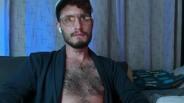 Snapshot of axel_giracr chatting on 03.20.25 axel giracr online show from 03.20.25