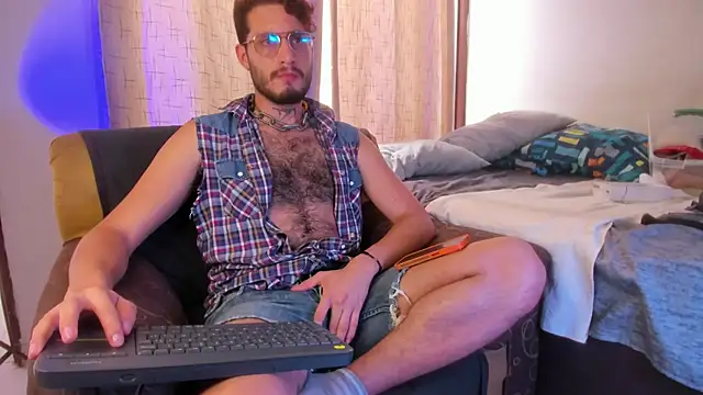 Snapshot of axel_giracr chatting on 03.21.25 axel giracr online show from 03.21.25