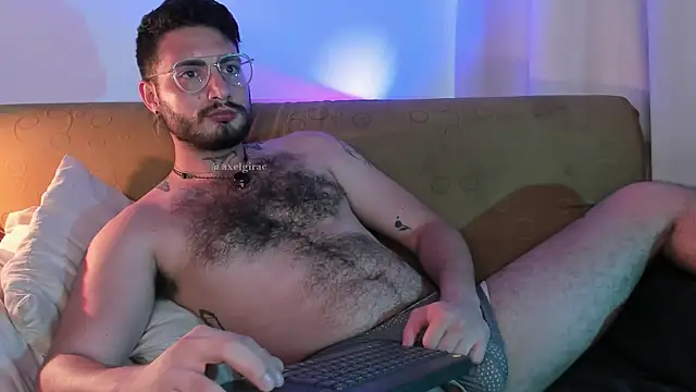 axel giracr online show from 06.19.26