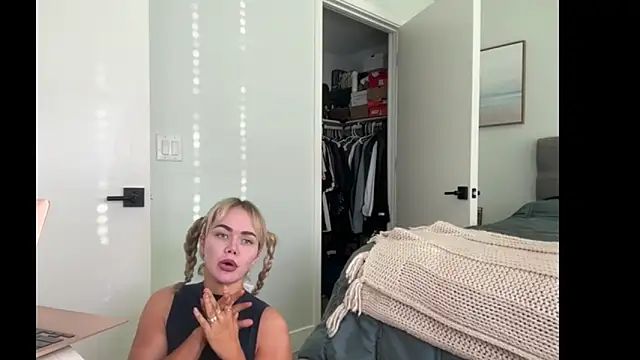 ElenaErickson online show from 07.23.26