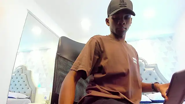 JacksonMuller  online show from 12.13.24