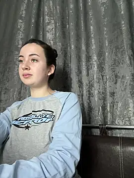 Snapshot of SweetieKendl chatting on 12.28.24 SweetieKendl online show from 12.28.24