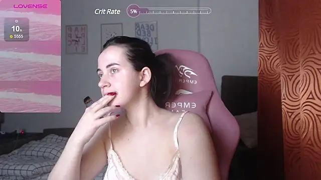 Snapshot of SweetieKendl chatting on 02.23.25 SweetieKendl online show from 02.23.25