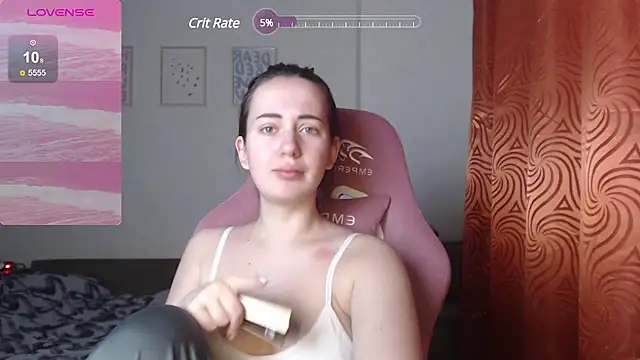 Snapshot of SweetieKendl chatting on 03.10.25 SweetieKendl online show from 03.10.25