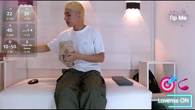 Snapshot of jeic_18 chatting on 09.20.25 jeic 18 online show from 09.20.25