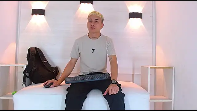 Snapshot of jeic_18 chatting on 10.07.25 jeic 18 online show from 10.07.25